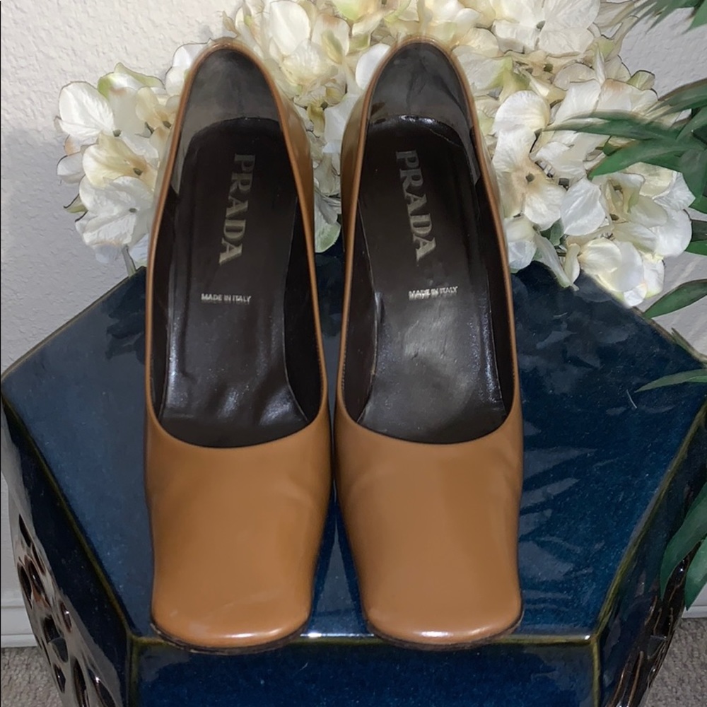 🌺Prada Heels 💯 Authentic - Picture 2 of 4